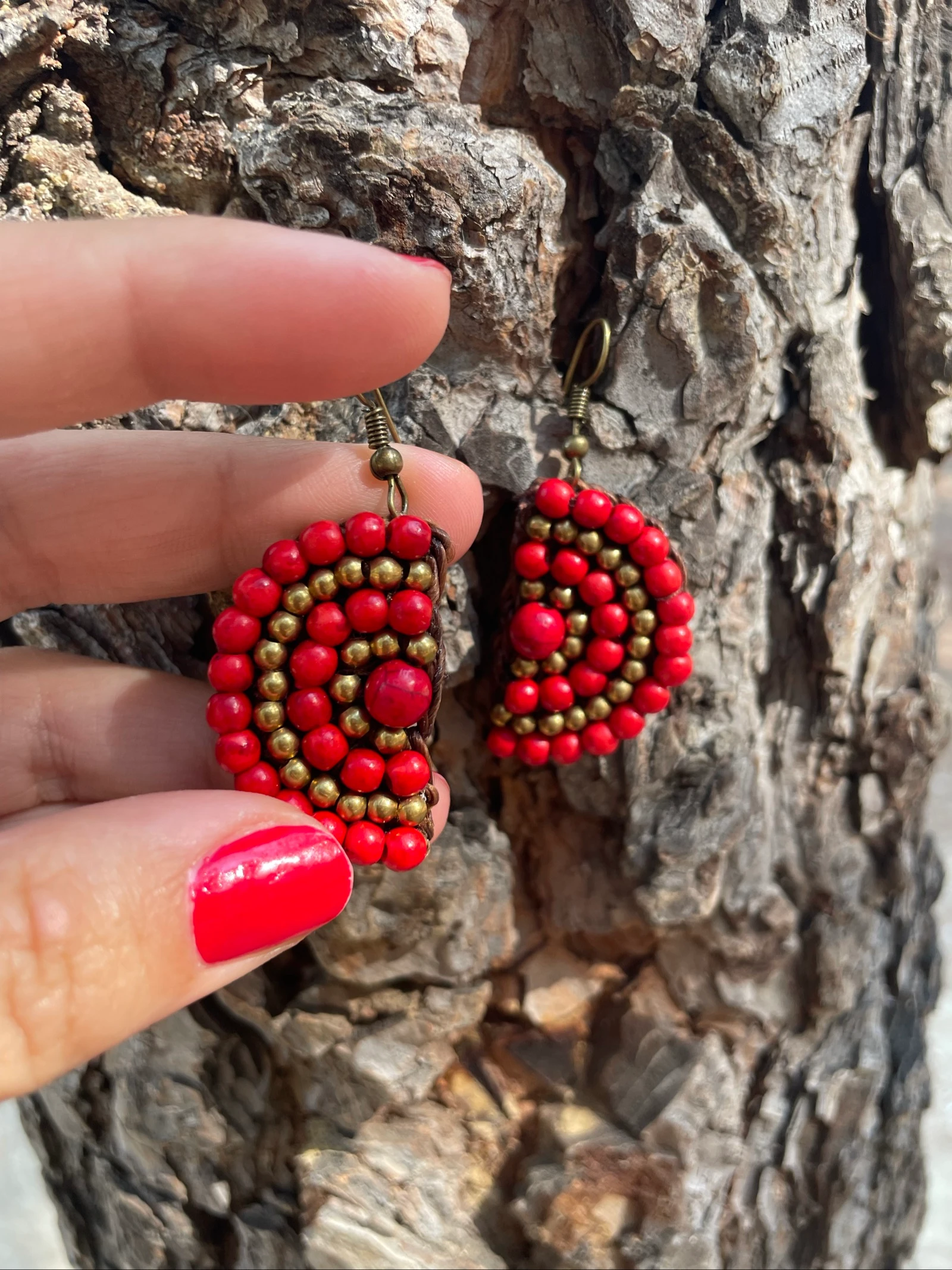 Pendientes boho rojos artesanales 